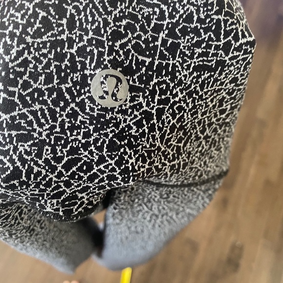 Lululemon Wunder Unders - Picture 3 of 3